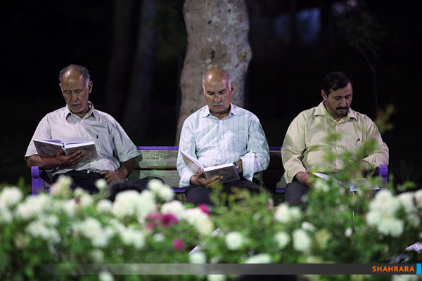 جزء خوانی قرآن در بوستان ملت