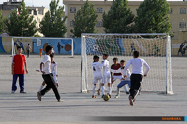 یک توپ و یازده نفر