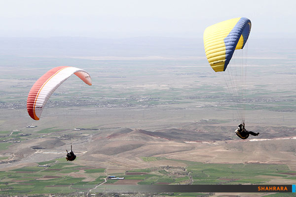 پرواز با پاراگلایدر