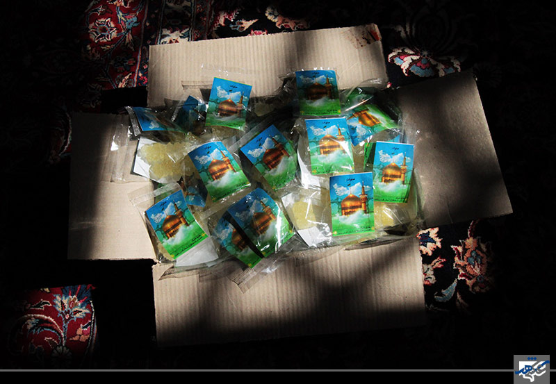 بسته بندی نبات توسط خادمان رضوی