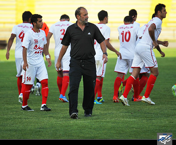 دیدار تیم های سیاه جامگان و پدیده