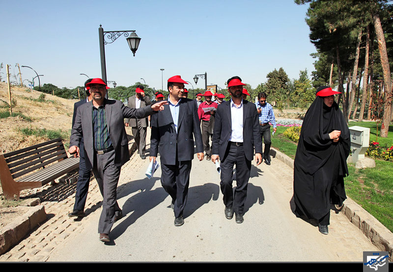  بازدید اعضای کمیسیون خدمات شهری شورا از باغ گیاه شناسی 