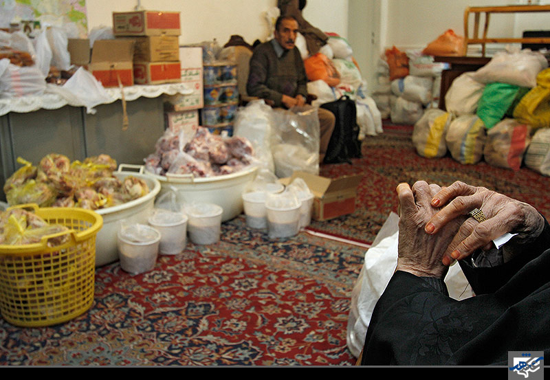لحظاتی با موسسه خیریه ای که دست نیازمندان را می فشارد