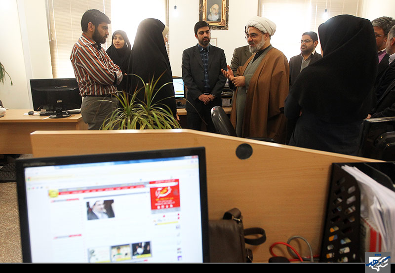 بازدید مدیر کل صدا و سیمای خراسان رضوی از روزنامه شهرآرا
