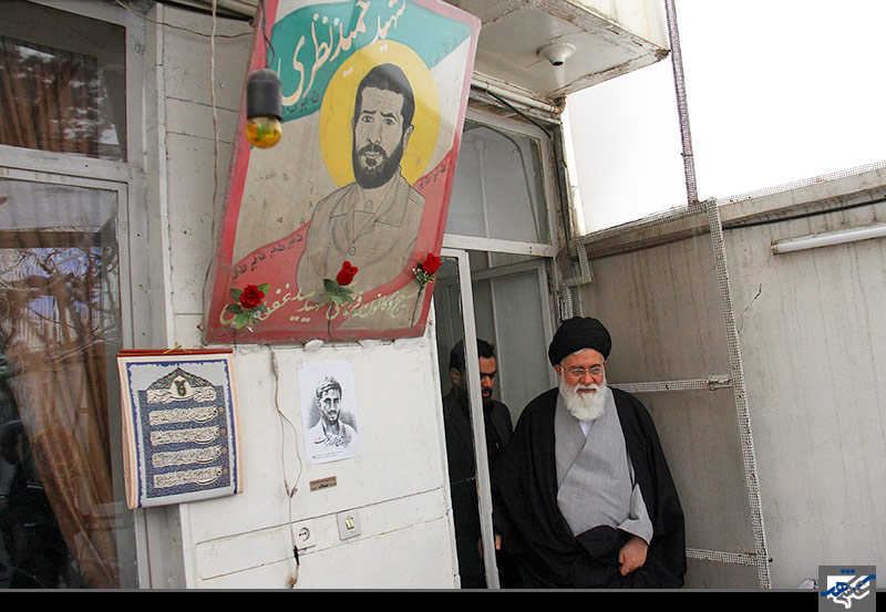 دیدار امام جمعه مشهد با خانواده شهدا