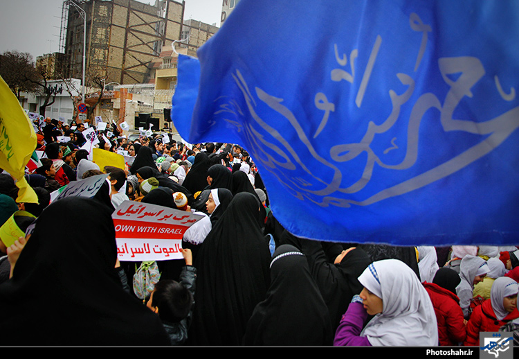  تجمع اعتراض آمیز کودکان نسبت به هتک حرمت پیامبر اکرم (ص) مقابل دفتر سازمان ملل 