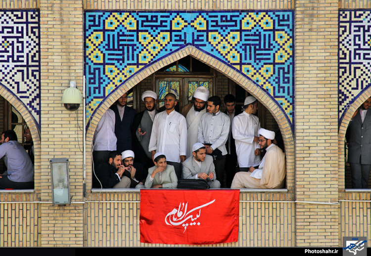 تجمع اعتراض آمیز علما و طلاب حوزه علمیه مشهد در محکومیت جنایات آل سعود 