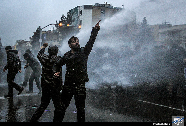  تجمع اعتراض آمیز مردم مشهد به اعدام شیخ نمر