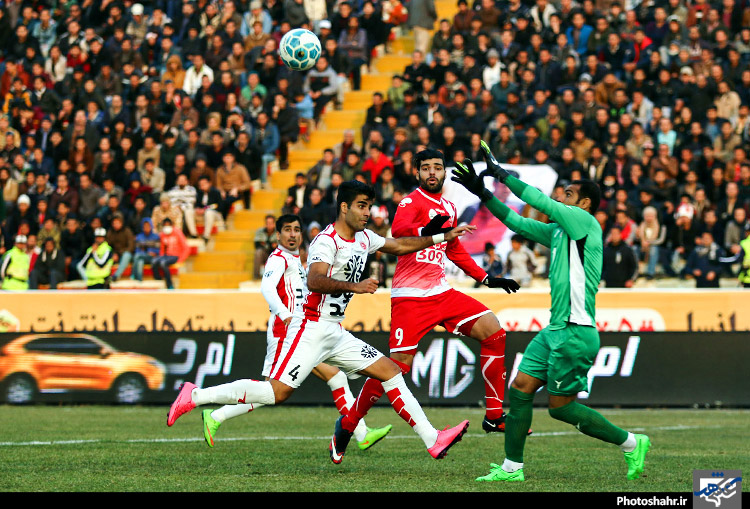  دیدار تیم های فوتبال پدیده و پرسپولیس 