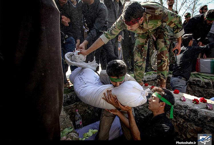 تشییع پیکر دو شهید گمنام در مشهد 