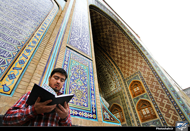 آیین معنوی اعتکاف در حرم مطهر رضوی