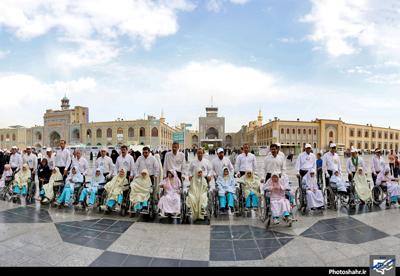 تشرف گروهی از معلولین به حرم مطهر رضوی