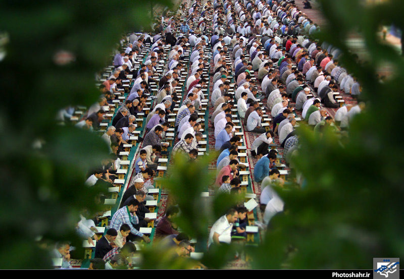 جزء خوانی قرآن کریم در حرم رضوی