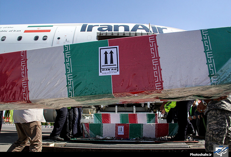 ورود پیکرهای مطهر 13 شهید خط شکن به مشهد