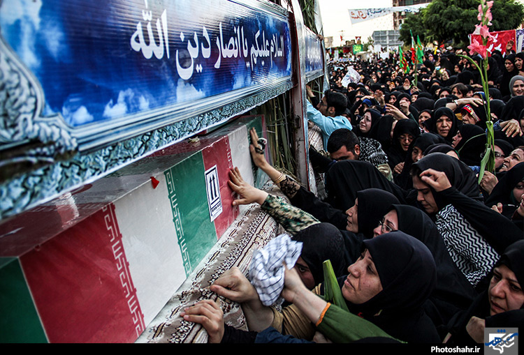 استقبال مردمی از پیکر پاک 13 شهید خط شکن دفاع مقدس