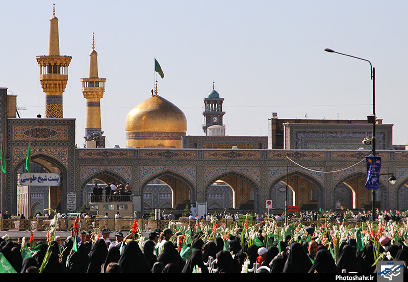 گلباران حرم رضوی و آغاز جشن های دهه کرامت