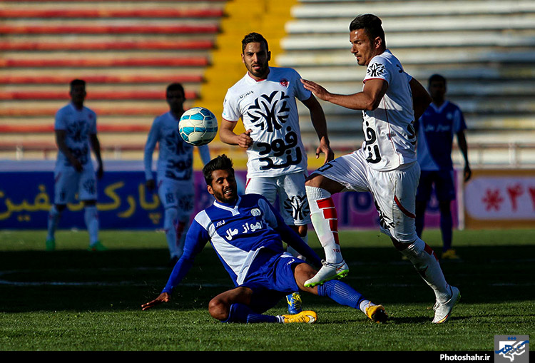 دیدار تیم های فوتبال پدیده و استقلال اهواز
