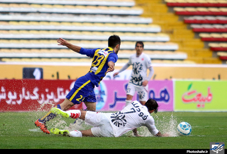 دیدار تیم های پدیده مشهد و گسترش فولاد تبریز
