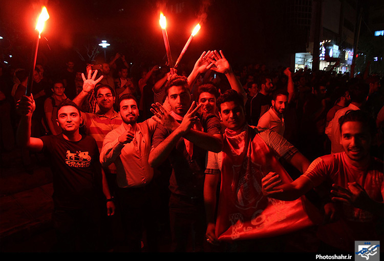 شادی هواداران پرسپولیس بعد از دربی پایتخت - مشهد