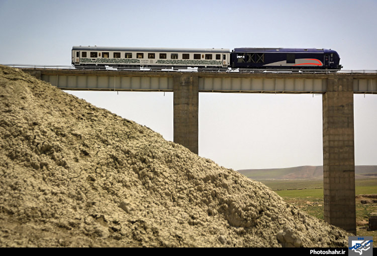 بازدید اصحاب رسانه از ایستگاه ترانزیتی بین المللی راه آهن سرخس