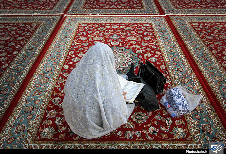  جزء خوانی قرآن کریم در حرم مطهر امام رضا (ع)