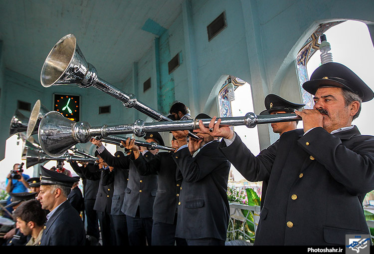 آیین نقاره نوازی در حرم رضوی