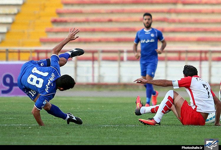 دیدار تیم های فوتبال پدیده و استقلال اهواز