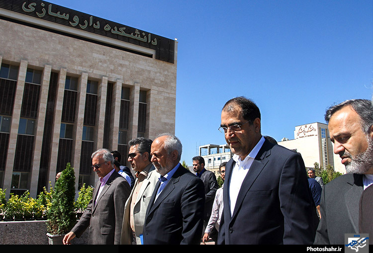 افتتاح دانشکده داروسازی با حضور وزیر بهداشت در مشهد