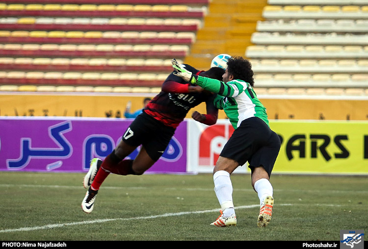 لیگ برتر فوتبال مسابقه سیاه جامگان و صنعت نفت آبادان