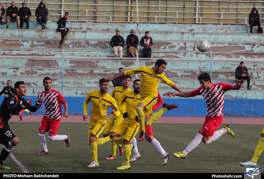 لیگ دسته دوم فوتبال / مسابقه پرسپولیس مشهد و نفت و گاز گچساران
