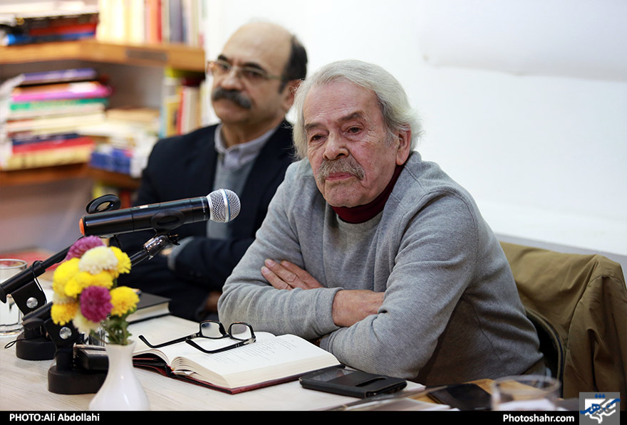 مراسم رونمایی از کتاب تازه عبدالله کوثری