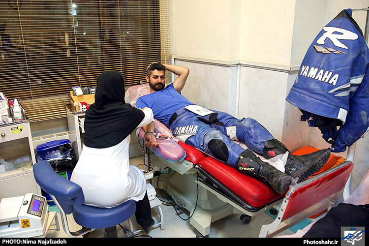 اهداء خون ورزشکاران و موتورسواران