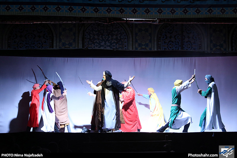  نمایش آیینی سلسله الذهب در حرم رضوی