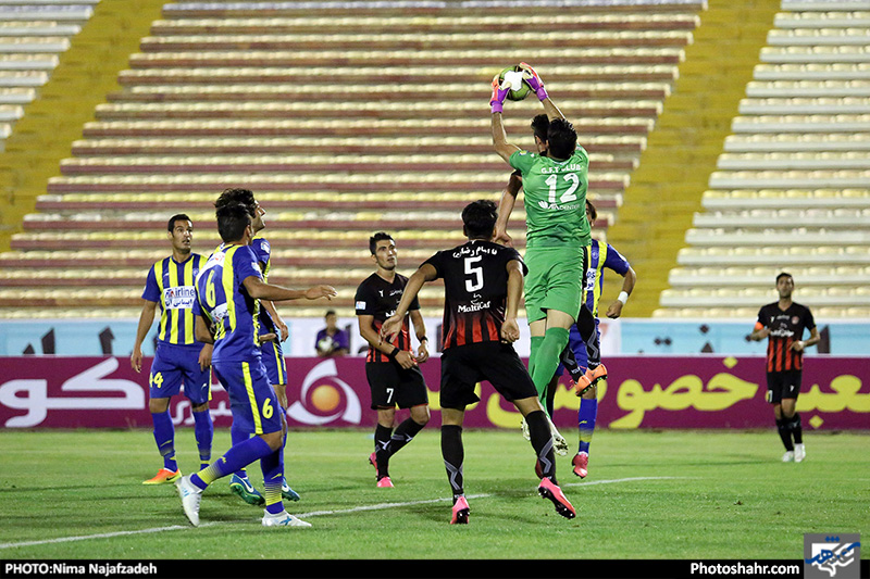 دیدار تیم های فوتبال سیاه جامگان و گسترش فولاد 