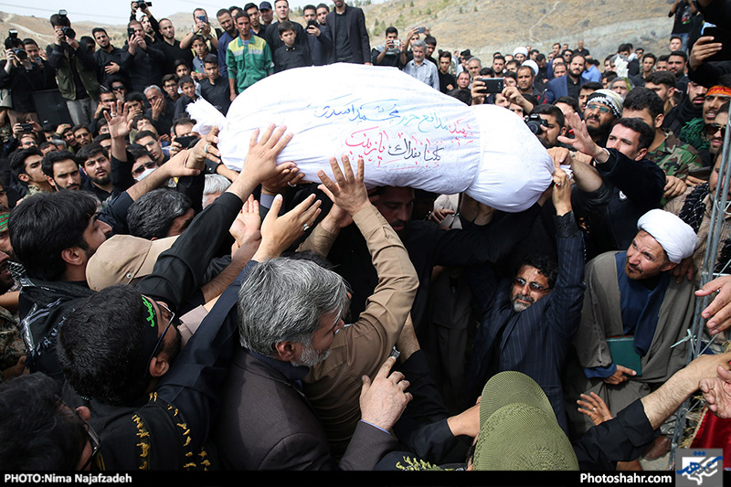 تشییع و تدفین پیکر شهید مدافع حرم محمد اسدی در پارک خورشید مشهد