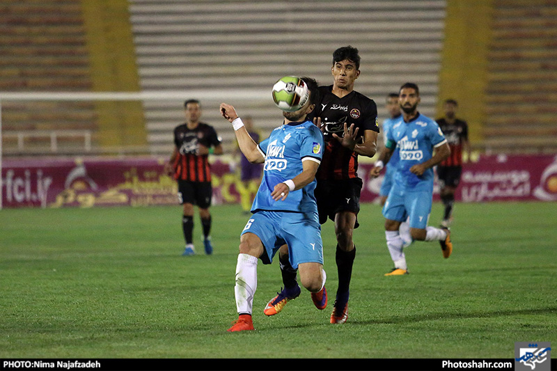 لیگ برتر فوتبال / مسابقه سیاه جامگان مشهد و پیکان