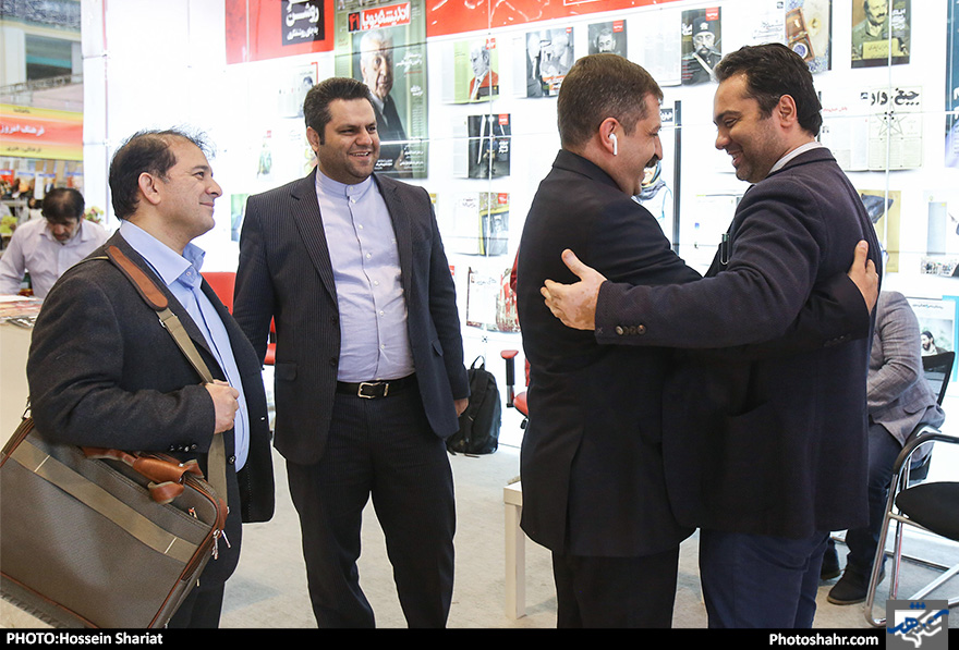 بازدید امیرشهلا و مسعود ریاضی عضوشورای شهر از نمایشگاه مطبوعات