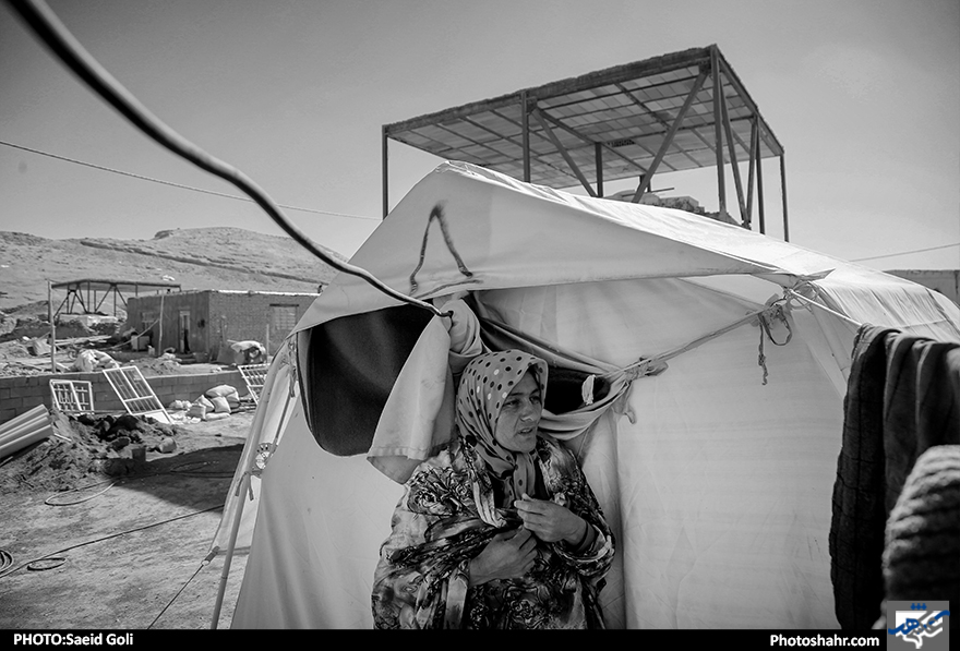 زندگی زیر سایۀ سنگین 