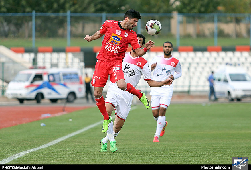 جام شهدا بین تیم های پدیده و تراکتورسازی در ورزشگاه شهرقدس