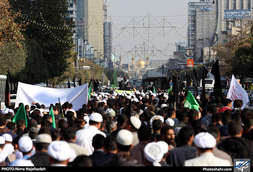 تشرف زائران اهل سنت به حرم مطهر رضوی