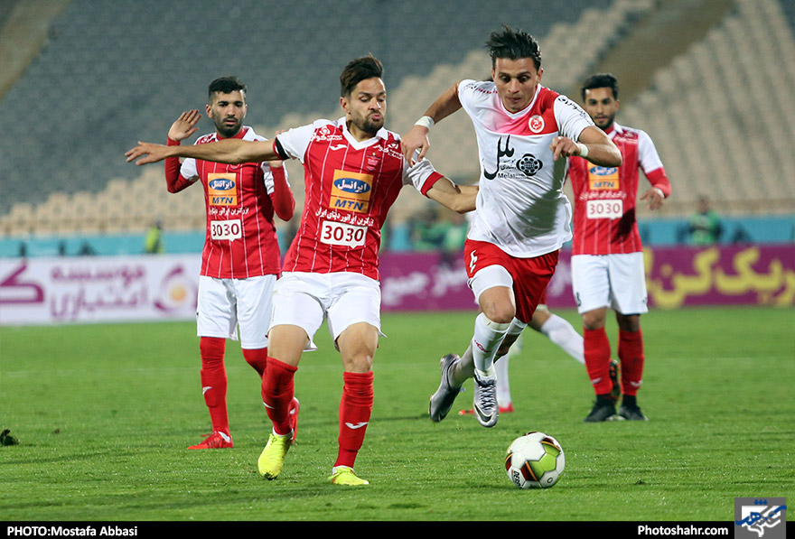 دیدار تیم های فوتبال پدیده و پرسپولیس 