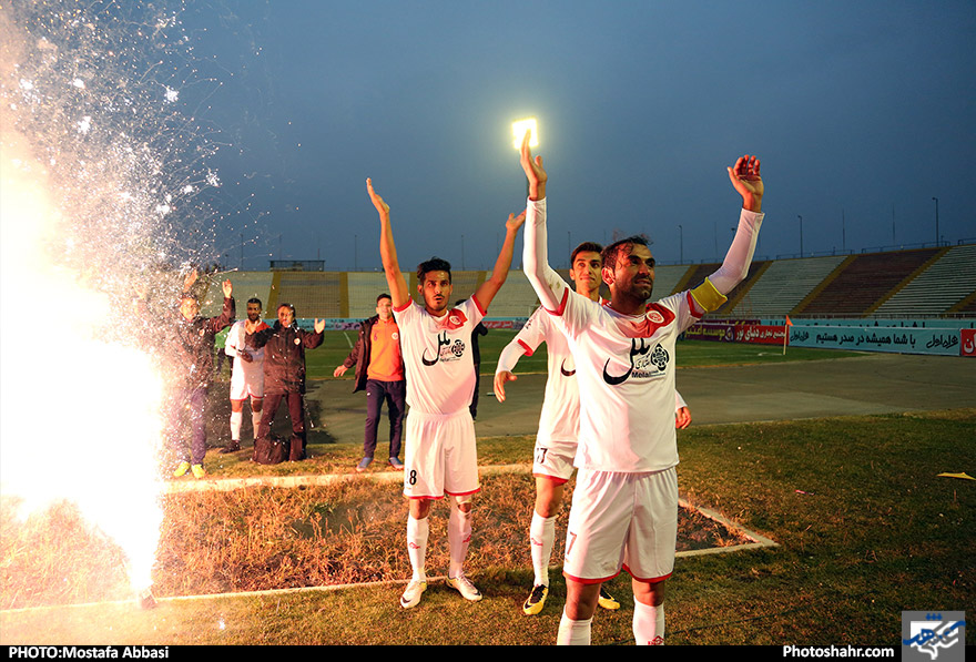 دربی مشهد/ بین پدیده و مشکی پوشان