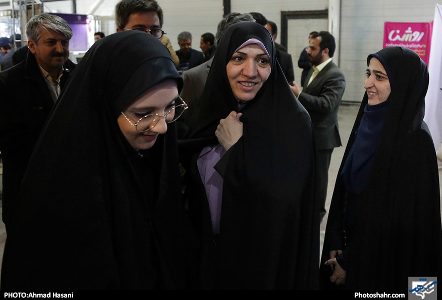 بازدید خانم گندمی عضو شورای شهر از نوزدهمین نمایشگاه کتاب مشهد