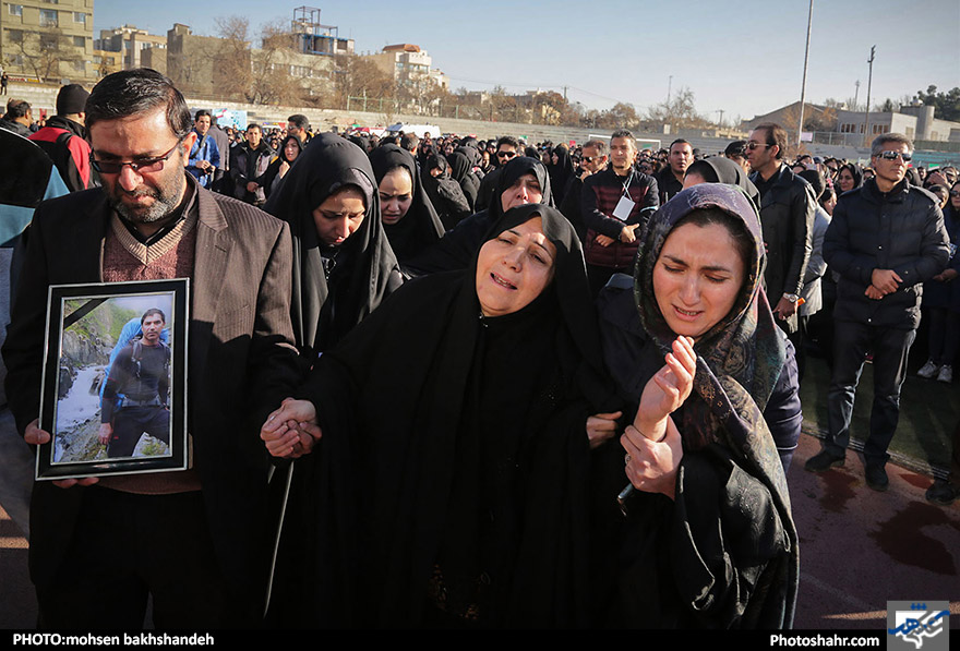 تشییع کوهنوردان خراسانی جان باخته‌ در بهمن اشترانکوه -1