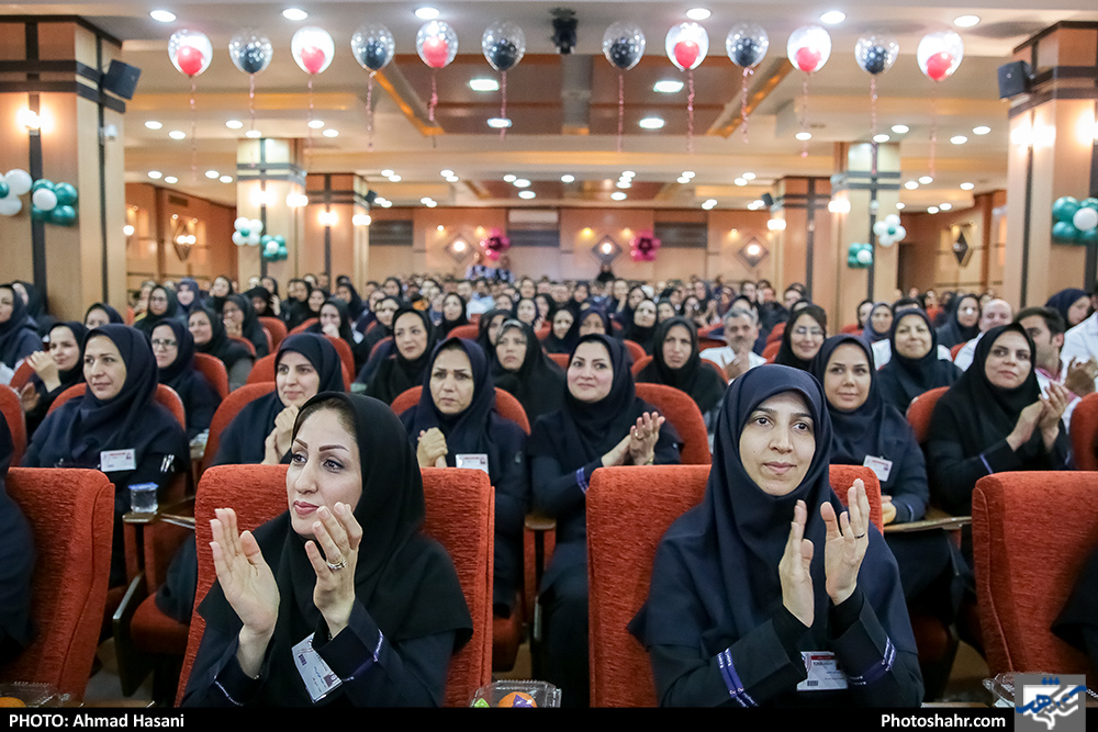 حضور آیت الله علم الهدی در مراسم تجلیل از پرستاران بیمارستان رضوی