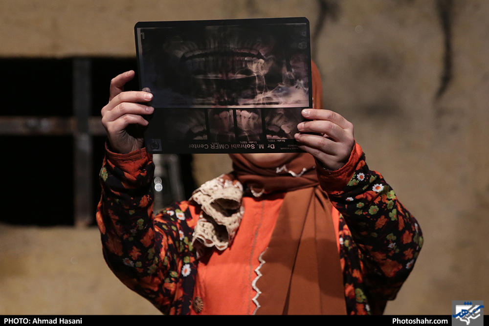 نمایش « خروس »