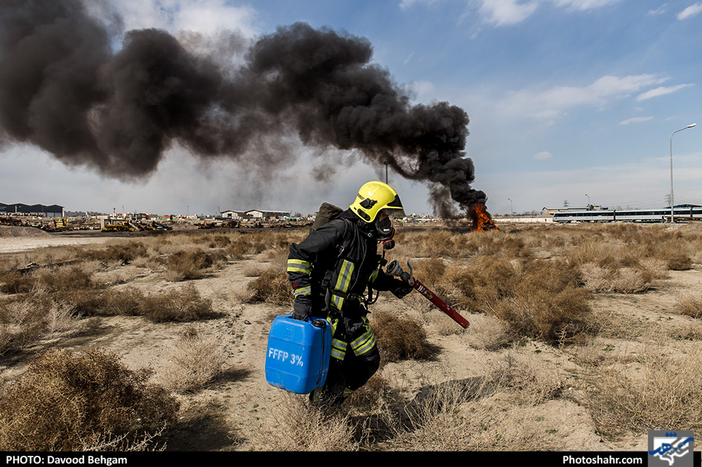 مانور عملیاتی امداد و نجات آتش نشانی در قطار شهری