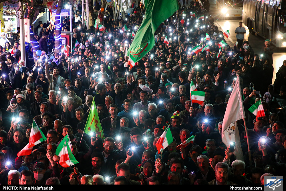 گلباران حرم رضوی در شب میلاد حضرت جوادالائمه(ع)