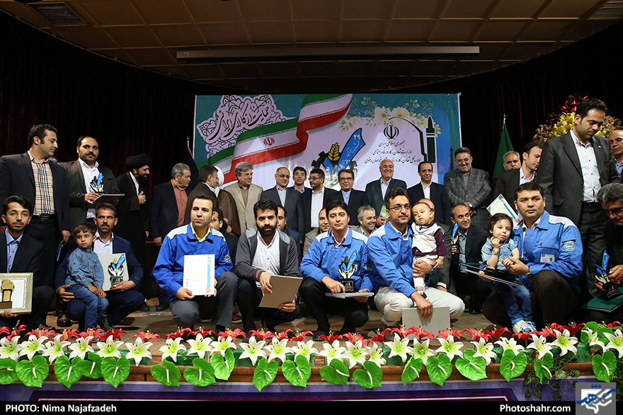 تقدیر از کارگران و واحدهای نمونه استان