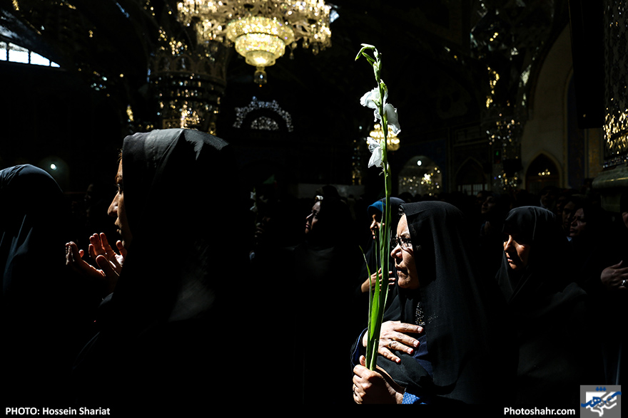  گلباران حرم مطهر رضوی در روز ولادت حضرت معصومه (س)